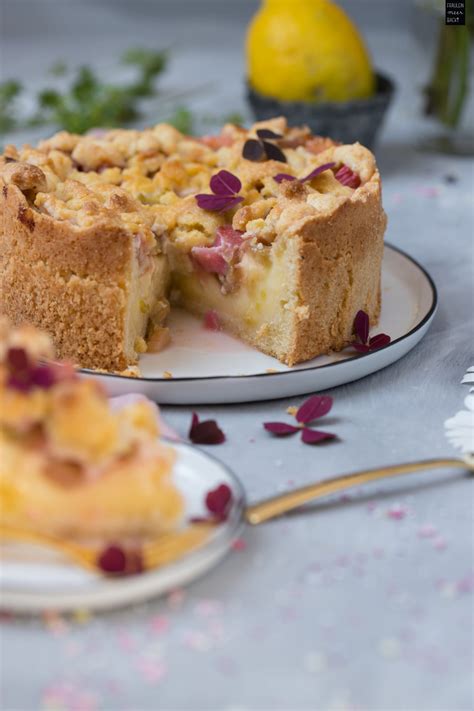 Rhabarber Pudding Kuchen mit Streuseln Fräulein Meer backt