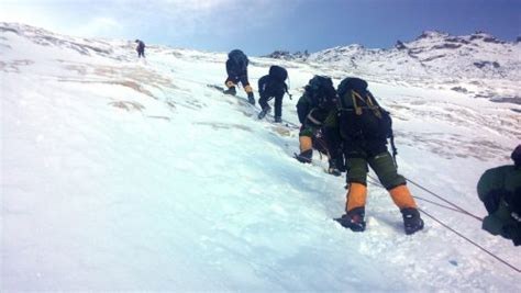 Cosa Succede Al Corpo Umano Nella Zona Della Morte Del Monte Everest