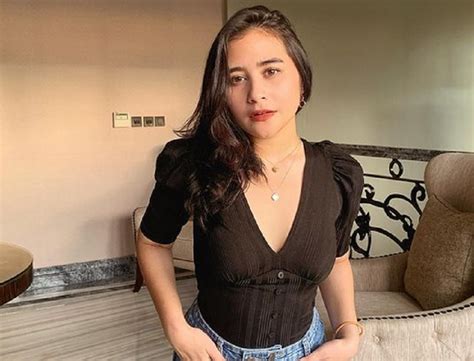 Viral Ada Di Dapur Prilly Latuconsina Saat Masak Siapa Yang Berhak