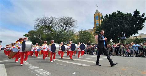 Desfile Dos Anos De Ponta Grossa Ter Grande P Blico Dentro E Fora