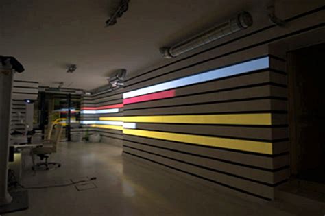 Световые полосы на стене - 47 фото