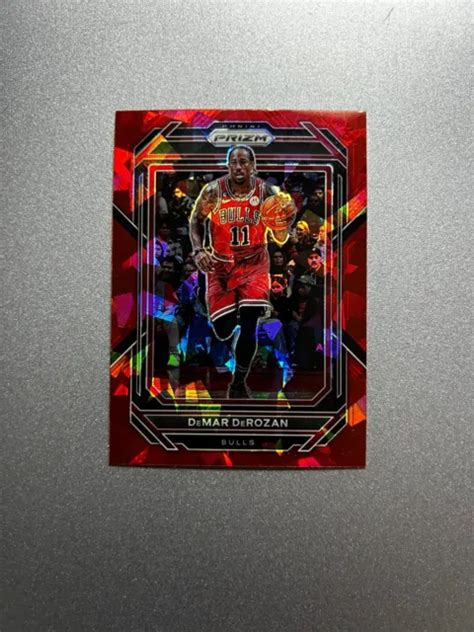 DEMAR DEROZAN 2022 23 Panini Prizm glace craquée rouge 72 Chicago