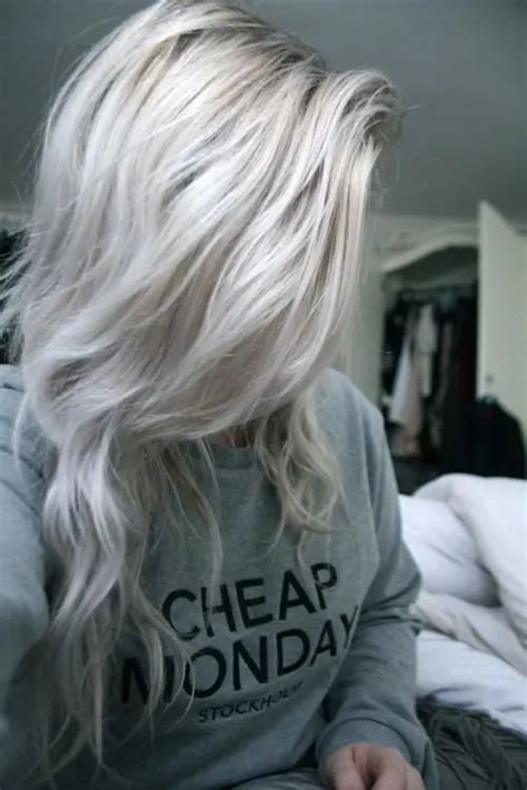 15 Modern Silver Blue Hair Ideas to Try This Season