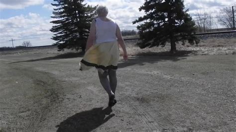 Sissy Ray In Gold Dress Outdoors In Roadside Rest Area Gay Man Man Porn Xhamster