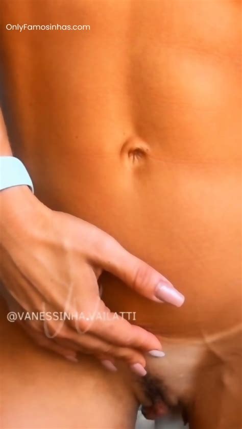 Vanessinha Vailatti Very Horny Putting Dildo In Her Pussy
