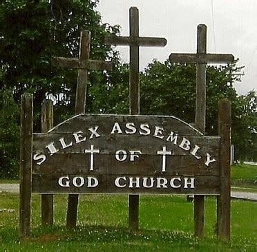 Silex Assembly of God Church - Silex, MO - Churchyard Crosses on Waymarking.com