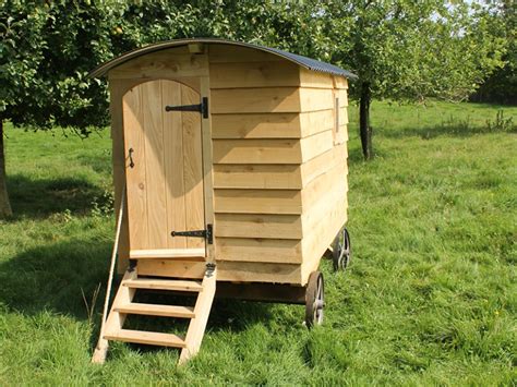 Childrens Shepherds Huts Tom Dunbar Master Thatcher