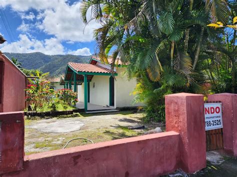 Casa de Condomínio na Rua Dourado 500 Ressaca em Ubatuba por R 660