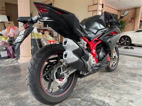 Honda CBR250RR Black, Motorbikes on Carousell