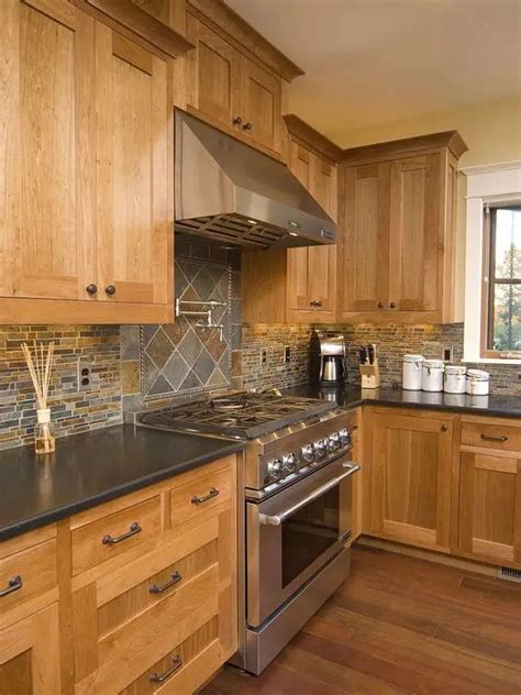 Top Backsplashes To Pair With Honey Oak Cabinets For A Perfect Kitchen