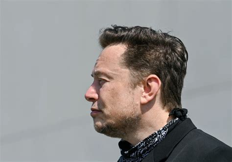 Elon Musk Says Hes Thinking About Building His Own Twitter Apps And