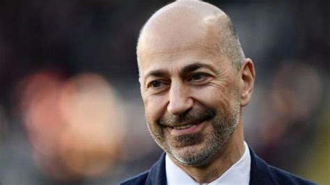 CEO AC Milan Ivan Gazidis Ayo Bermain Di San Siro Salah Satu Stadion