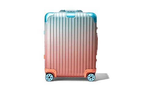 リモワとアレックス・イスラエルがコラボ 新作スーツケース「rimowa X Alex Israel」が登場 Axis Web デザインの視点で、人間の可能性や創造性を伝えるメディア