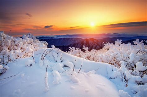 2000x1331 / winter, mountain, snow, beautiful, korea, sunrise, sky ...