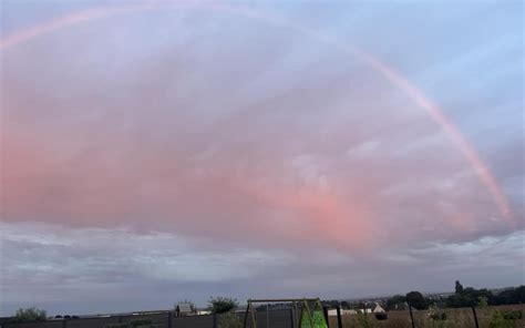 Un Arc En Ciel Rose Aper U Dans Le Ciel Des C Tes Darmor Samedi Soir