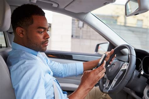 10 Terrifying Facts About Texting and Driving - Autochek Africa