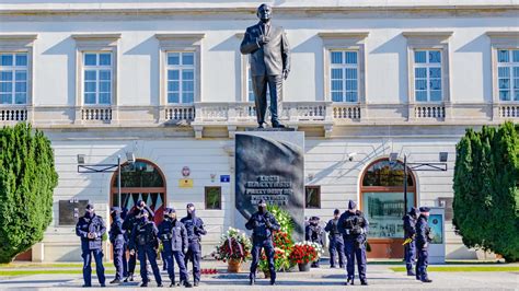 Warszawa Rafa Trzaskowski O Pomniku Lecha Kaczy Skiego Tvn Warszawa