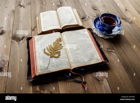 Testaments Hi Res Stock Photography And Images Alamy