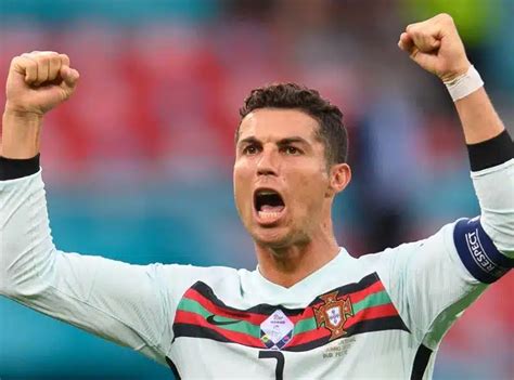 Euro 2020 Ce Geste De Cristiano Ronaldo Qui Ne Passe Pas Et Fait