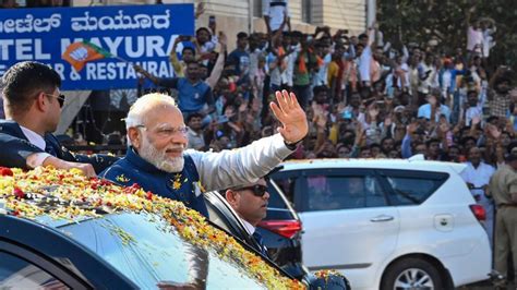 Pm Narendra Modi Security Breach Mobile Road Show Karnataka Election Pm