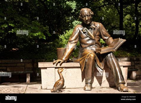 Hans Christian Andersen Statue, Central Park, NYC Stock Photo - Alamy