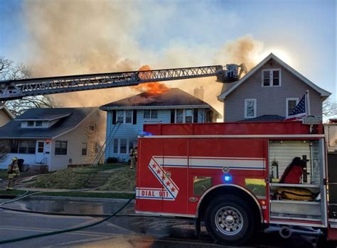 Cedar Rapids Fd Respond To Fire Involving Multiple Homes Kgan