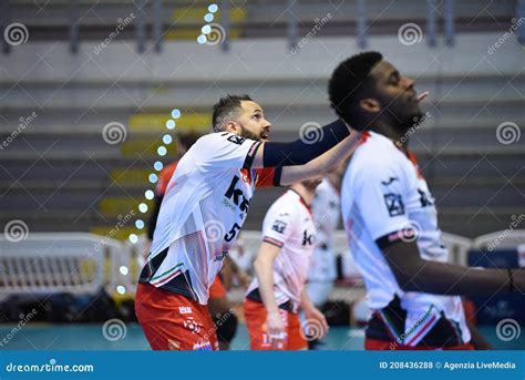 Cisterna De Voley Superior Vs Cucine Lube Civitanova Foto De Archivo