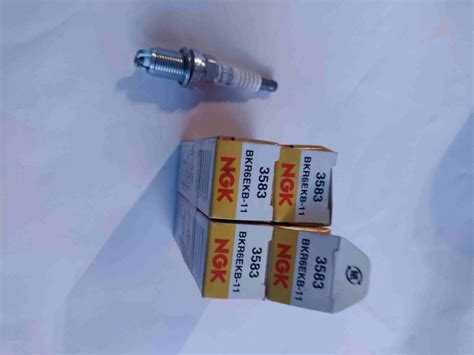 NGK BKR6EKB-11 sytytystulppa - Wanhat Varaosat