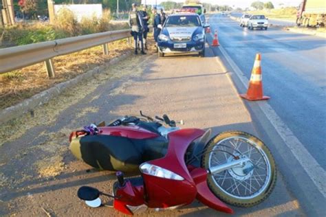 Midianews Motociclista Assassinado Mais De Tiros Na Br