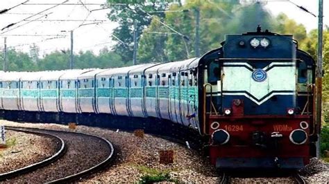 Trains Delayed Anand Vihar Patna Anand Vihar Ara Festival Special