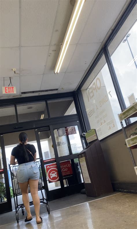 Latina Milf Juicy Ass Jeans Shorts Tight Jeans Forum