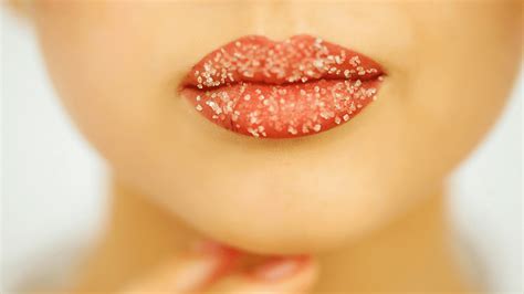 How To Make An Exfoliating Dry Lip Scrub! | A Green Beauty Blog