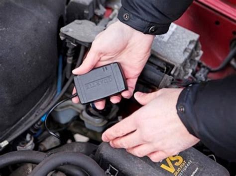 'Black box' in car alerts insurers to crash and saves young driver’s ...
