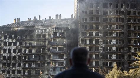 Las Víctimas Del Incendio De Valencia Comienzan A Recibir Las Primeras