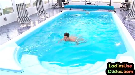 Pegging CFNM Babes In Heels Fuck Sissy In 3way With Strapon