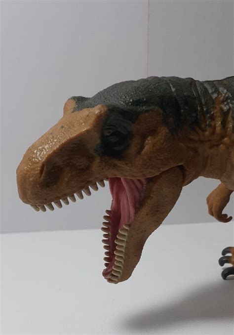 Jurassic World Roarivores Baryonyx Action Figure Fallen Kingdom 2017