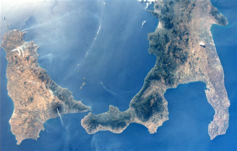 Astronauts See Mount Etna Volcano's Lava and Steam from Space (Photos ...