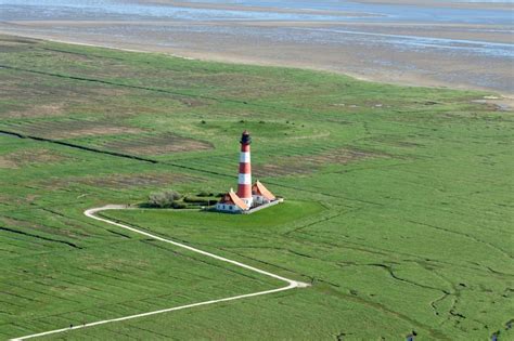 Tating Von Oben Leuchtturm Als Historisches Seefahrtszeichen Im