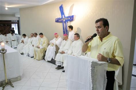 Prefeito Carlos Eduardo participa da Missa de instalação da Paróquia de