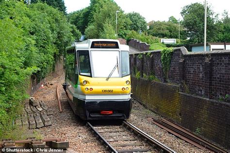 Pictured The Railway In Britain That S Europe S Shortest Line It S