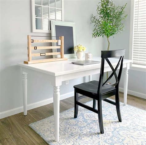 33 Desk Décor Ideas to Spruce Up Your Workspace