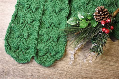 Ravelry Fiona Foliage Leaf Lace Scarf Pattern By Ashley Fong