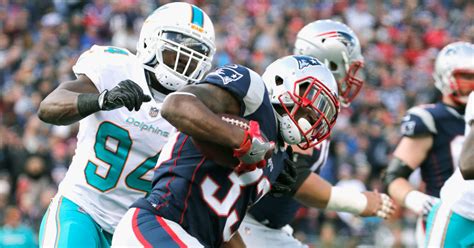 Patriots Team Grades Dion Lewis And Tom Brady Help Pats Cruise To Easy