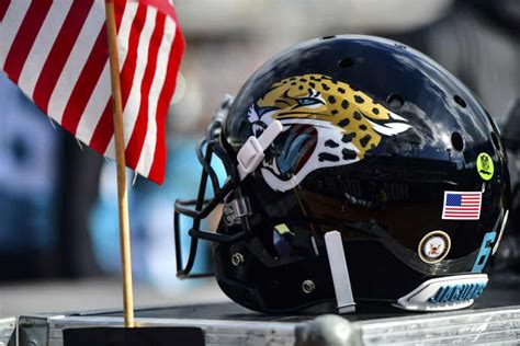 Jaguars Seahawks Agree To Trade For Defensive Lineman