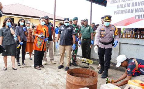 Pj Bupati Didampingi Sekda Hadiri Pemusnahan Barang Bukti Di Polres