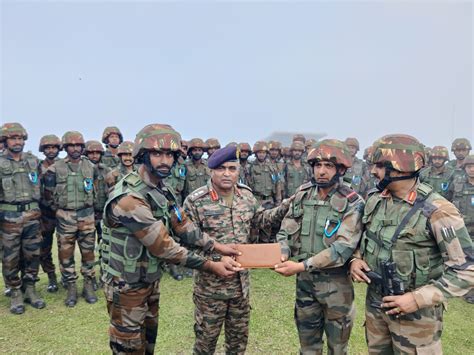 Army Chief Gen Manoj Pande Visits Forward Areas Along Loc Daily Excelsior