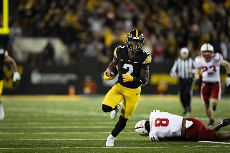 Where To Watch Iowa Football Take On Kentucky In The Music City Bowl