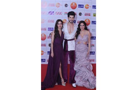 The Zee TV Kutumb dazzles on the red carpet at Zee Rishtey Awards 2024