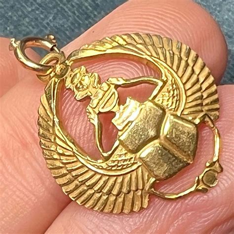 14k Gold Antique Egyptian Winged Scarab Sun God Penda Gem