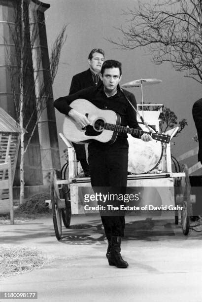 Johnny Cash 1964 Photos And Premium High Res Pictures Getty Images